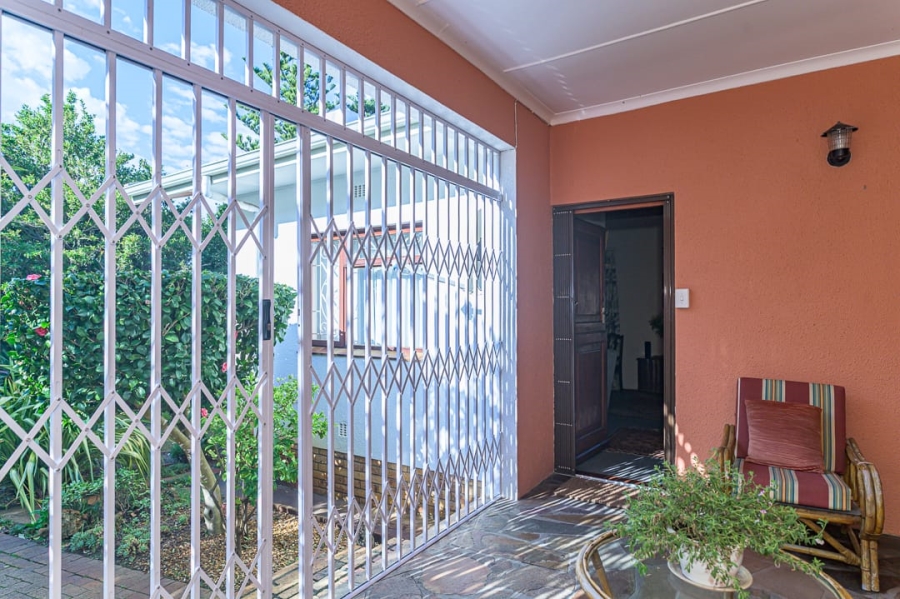 4 Bedroom Property for Sale in Voelklip Western Cape
